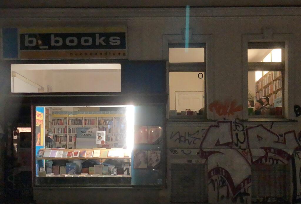 4. März 2026, 19 h: Diskussion »Große Kunst« bei b-books, Berlin 2 b book Luebbener Strasse 1